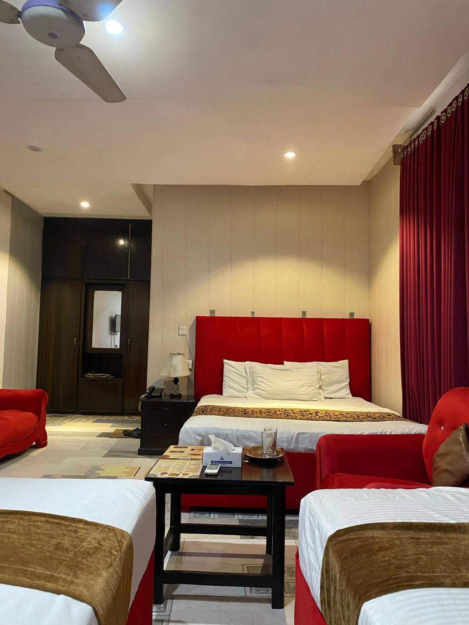 Hotel Tulip Inn, Gulberg Lahore Exteriér fotografie