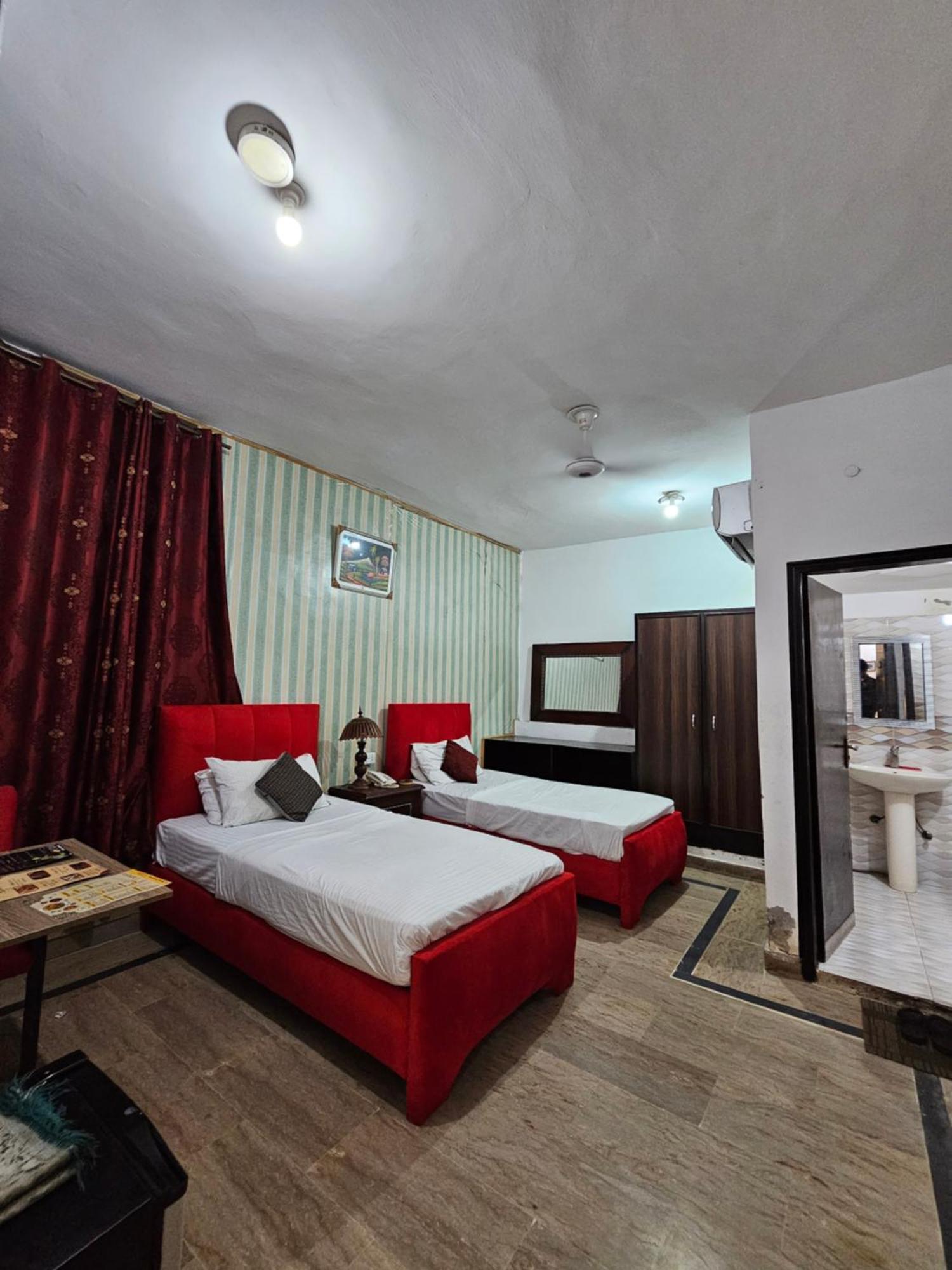 Hotel Tulip Inn, Gulberg Lahore Pokoj fotografie